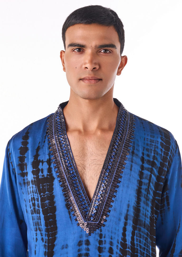 Twamev Men Blue Satin Kurta Set