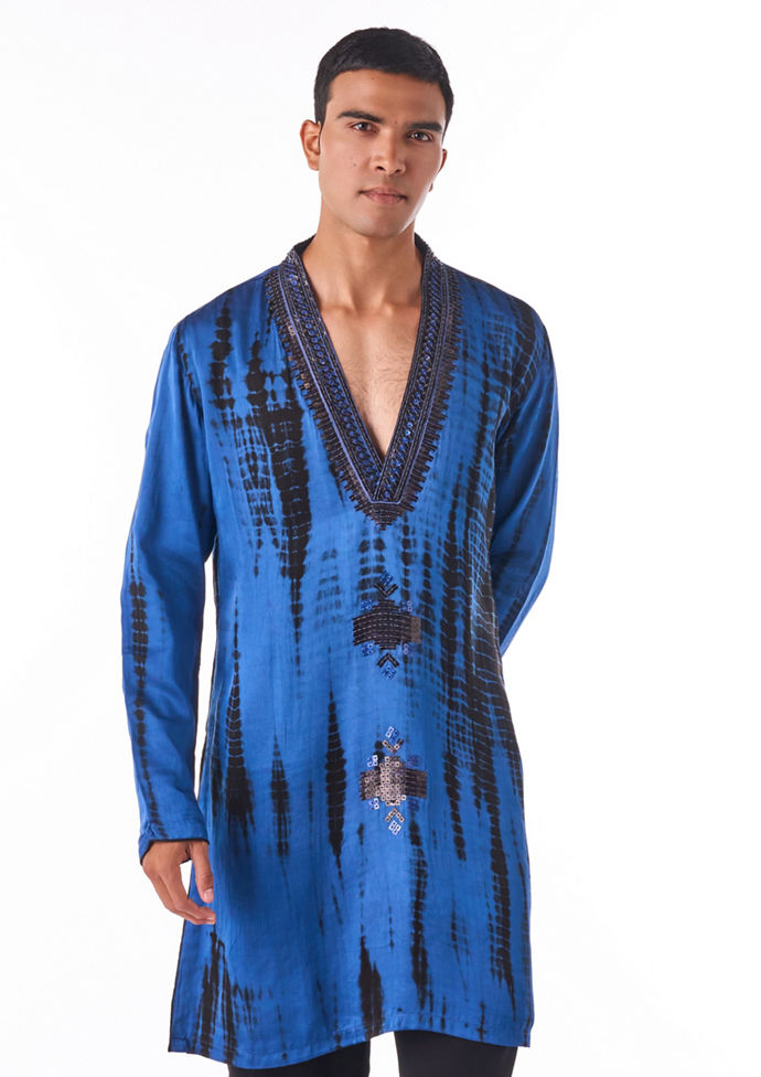 Twamev Men Blue Satin Kurta Set