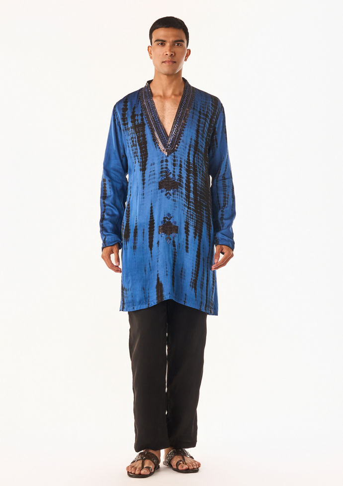 Twamev Men Blue Satin Kurta Set