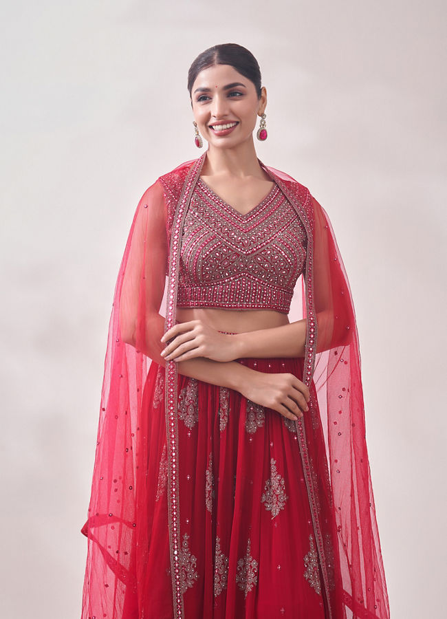 alt message - Mohey Women True Red Jhallar Motif Lehenga image number 2