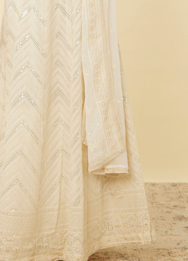 Mohey Women Pristine White Chevron Patterned Lehenga