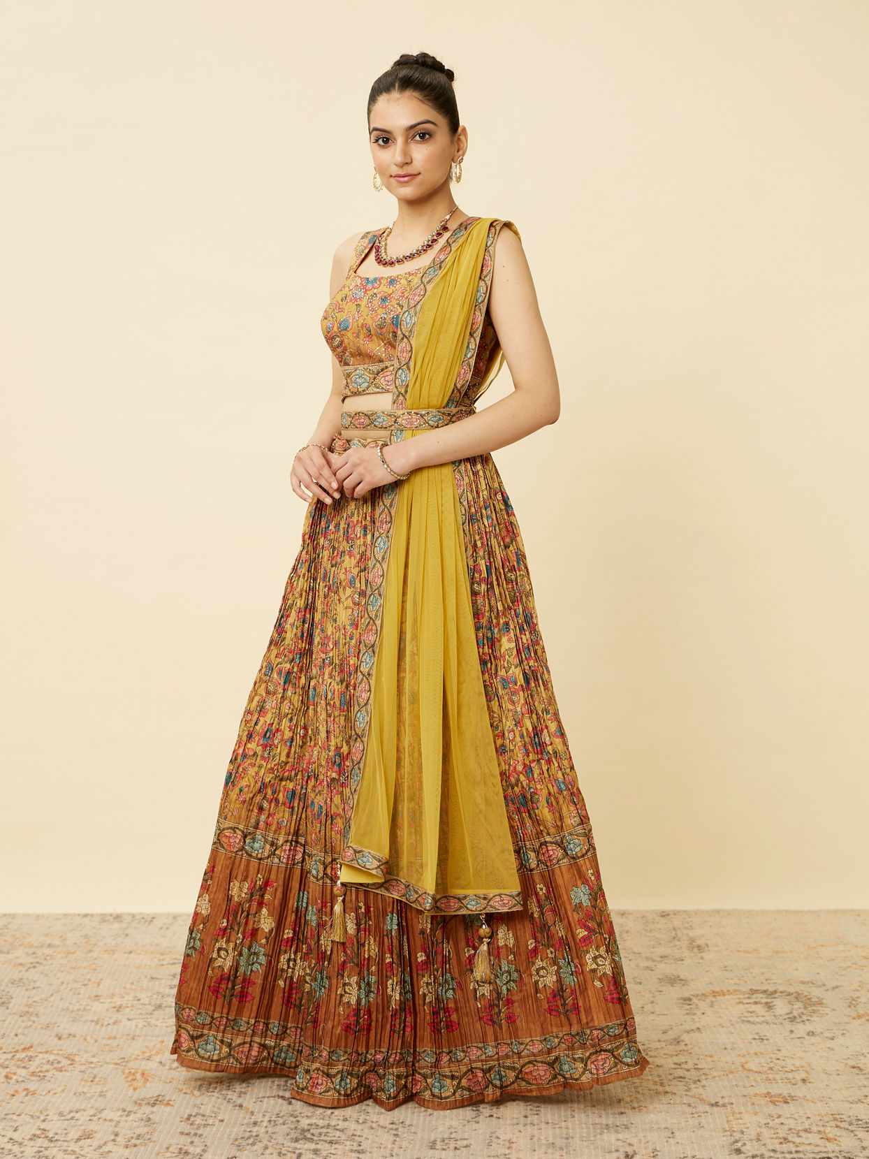 alt message - Mohey Women Mustard Yellow Floral Printed Lehenga image number 2