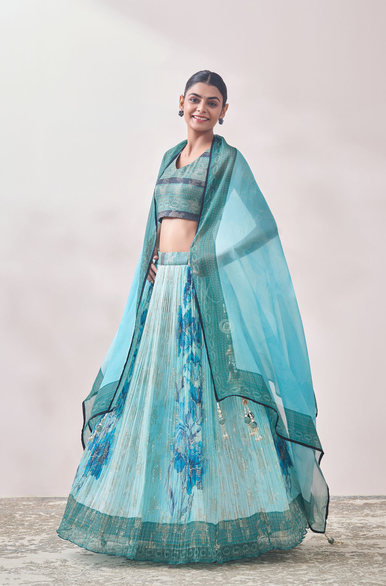 alt message - Mohey Women Turquoise Blue Floral Impressionist Sequined Lehenga image number 2