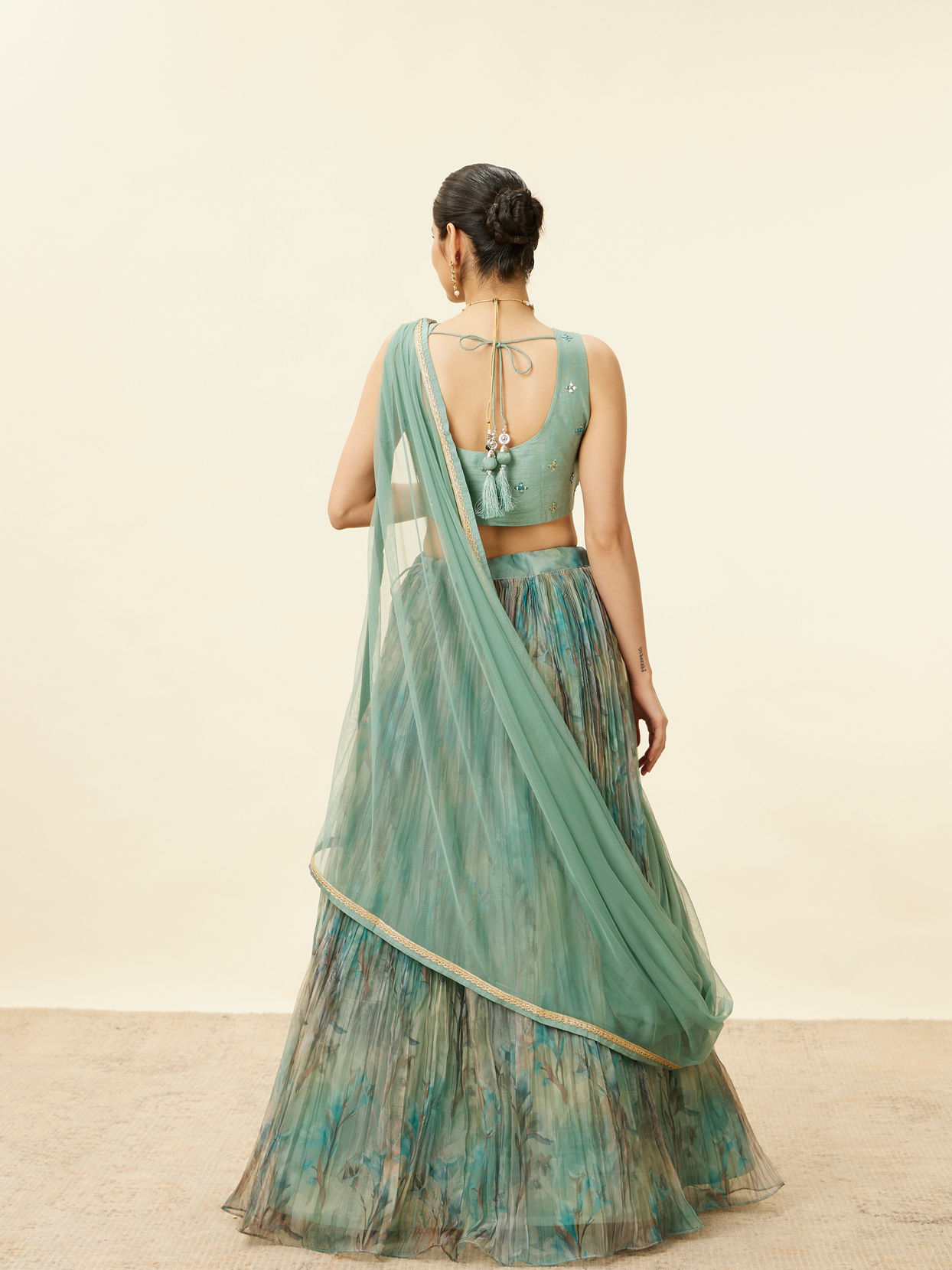 alt message - Mohey Women Sea Green Mirror Work Lehenga image number 4