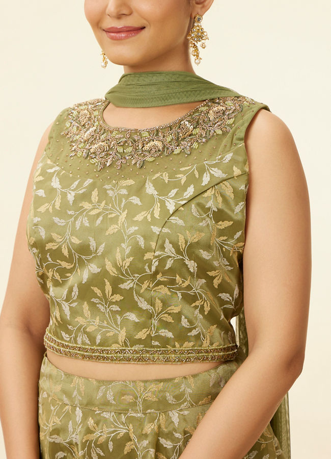 alt message - Mohey Women Tea Green Bel Embroidered Lehenga image number 2