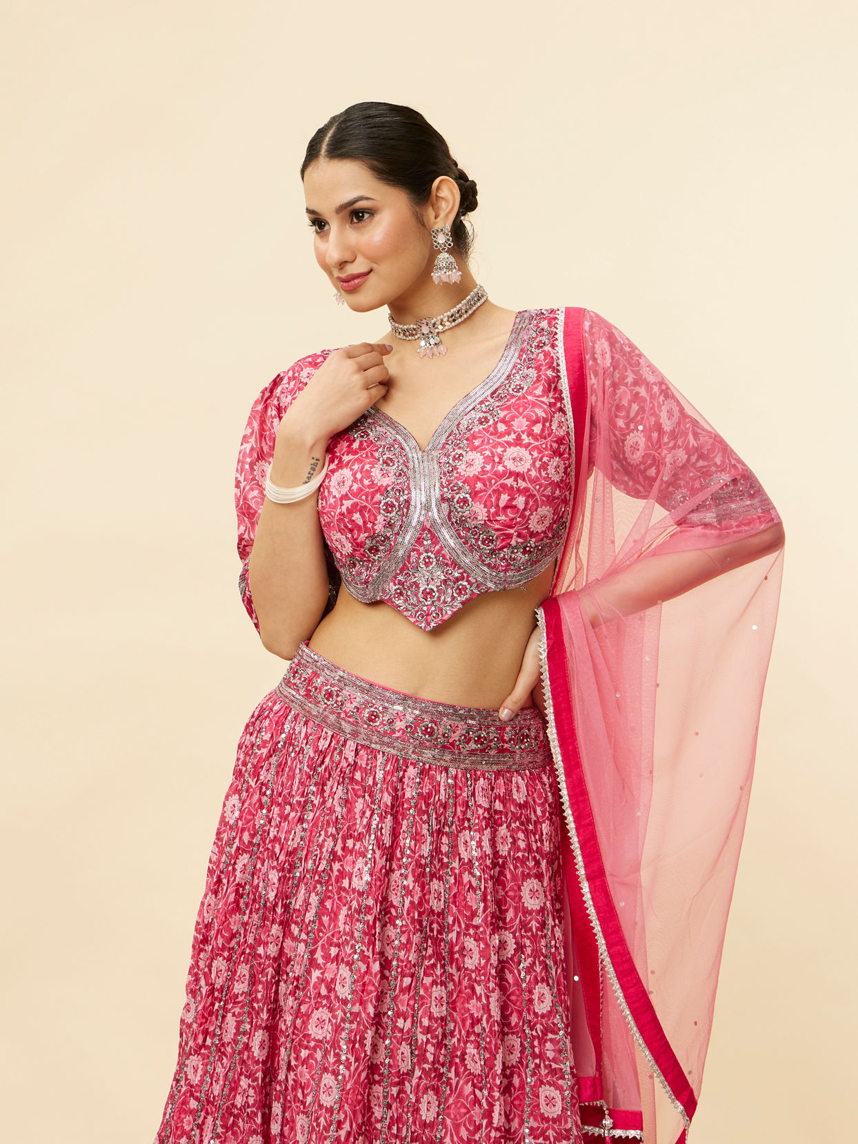 alt message - Mohey Women Watermelon Pink Floral Print Sequined Lehenga image number 1