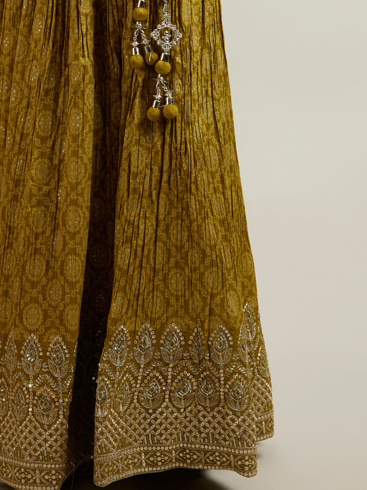 Mohey Women Mehandi Floral Jaal Patterned Sequinned Lehenga