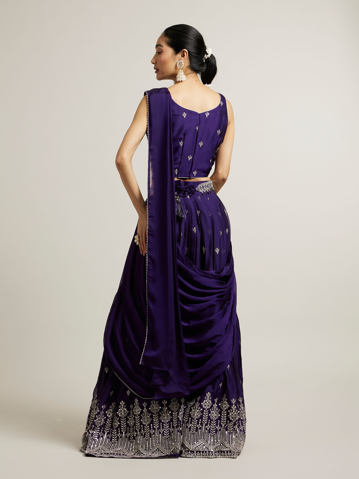 alt message - Mohey Women Festive Purple Georgette Lehenga image number 4