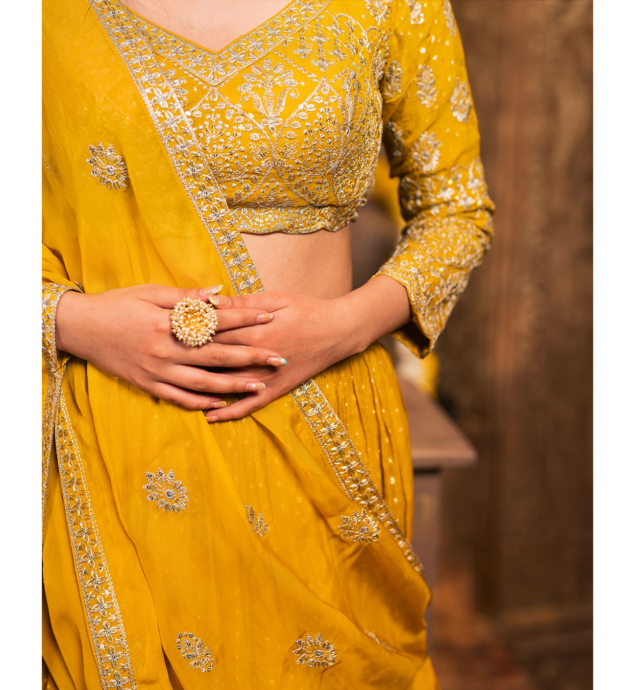 alt message - Mohey Women Mustard Yellow Imperial Paisley Patterned Lehenga image number 1