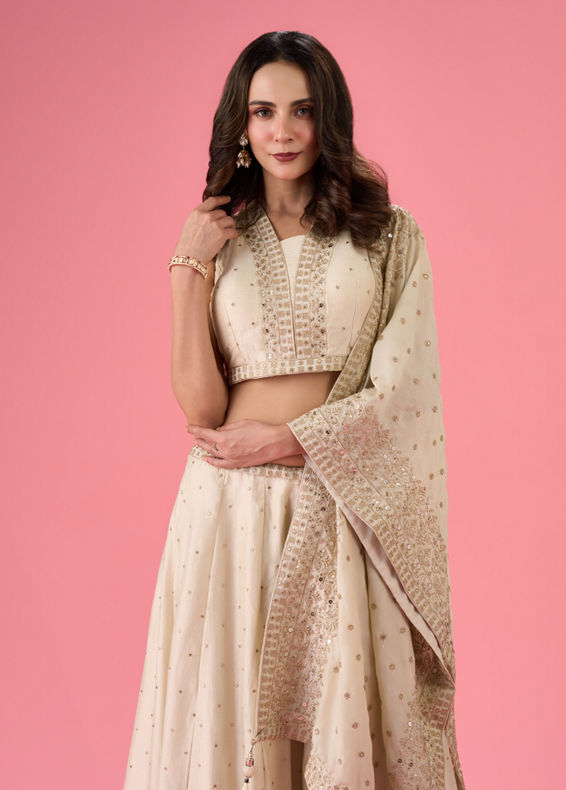Mohey Women Cream Enchanting Lehenga