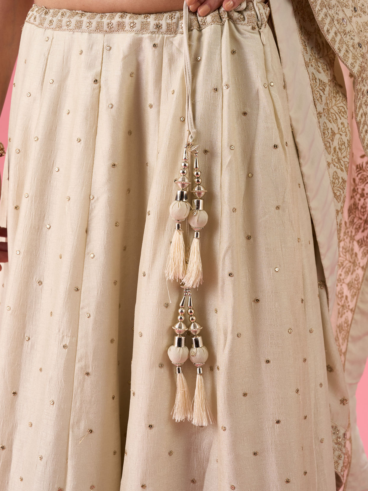 Mohey Women Cream Enchanting Lehenga