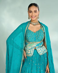 Mohey Women Elegant Rama Green Lehenga