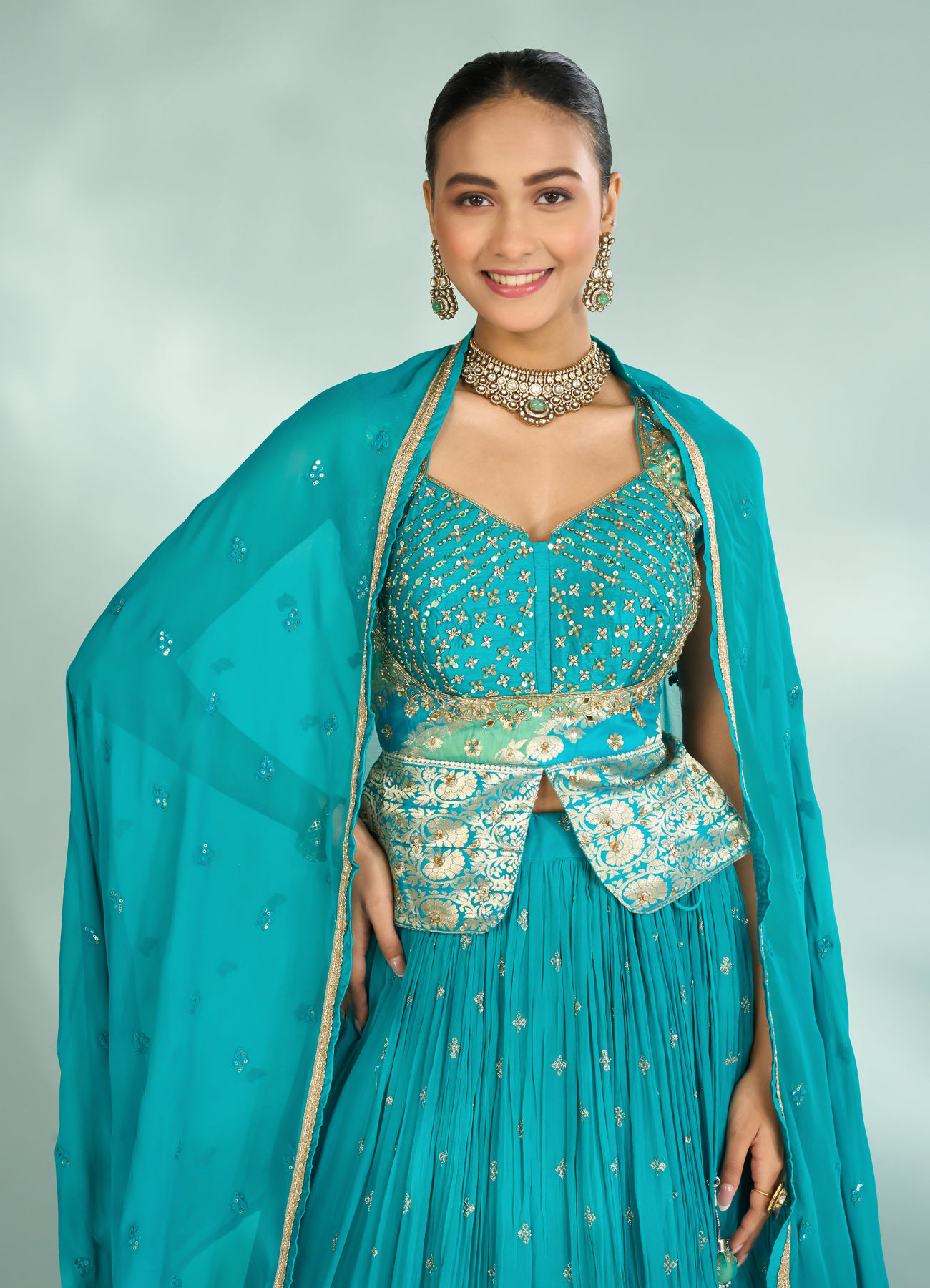 Mohey Women Elegant Rama Green Lehenga