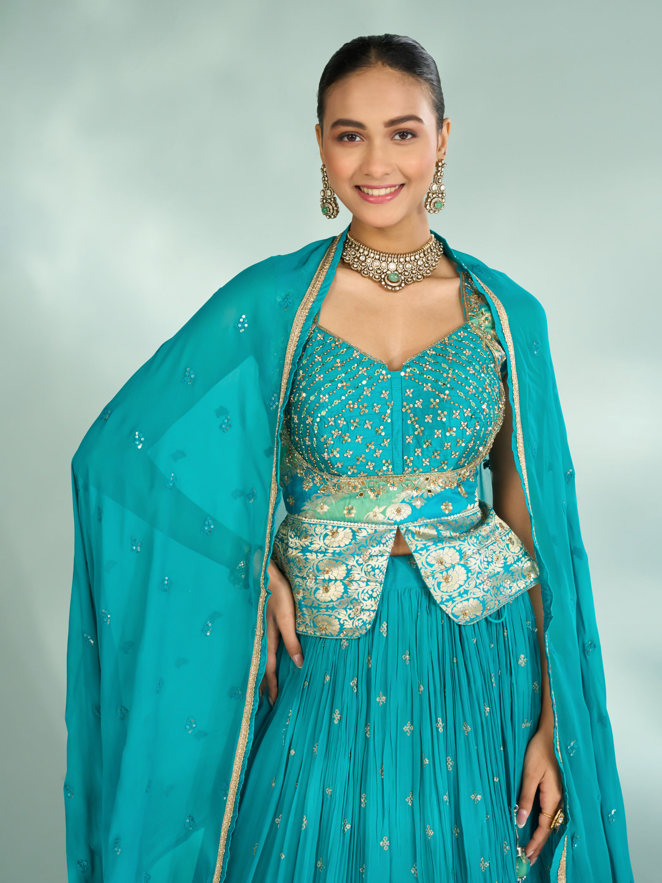 Mohey Women Elegant Rama Green Lehenga