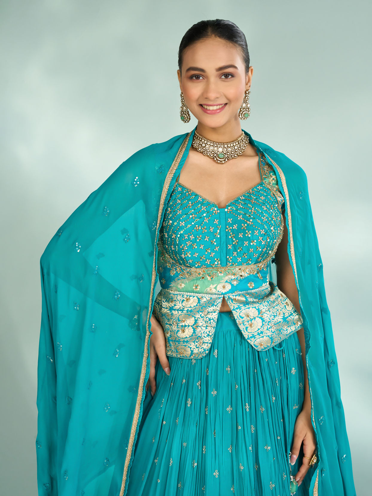 Mohey Women Elegant Rama Green Lehenga