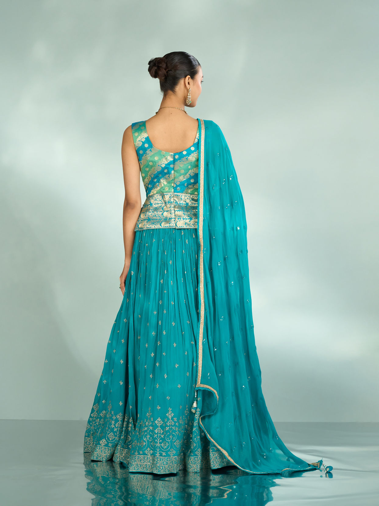 Mohey Women Elegant Rama Green Lehenga
