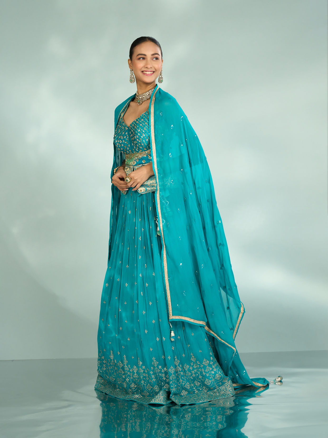 Mohey Women Elegant Rama Green Lehenga