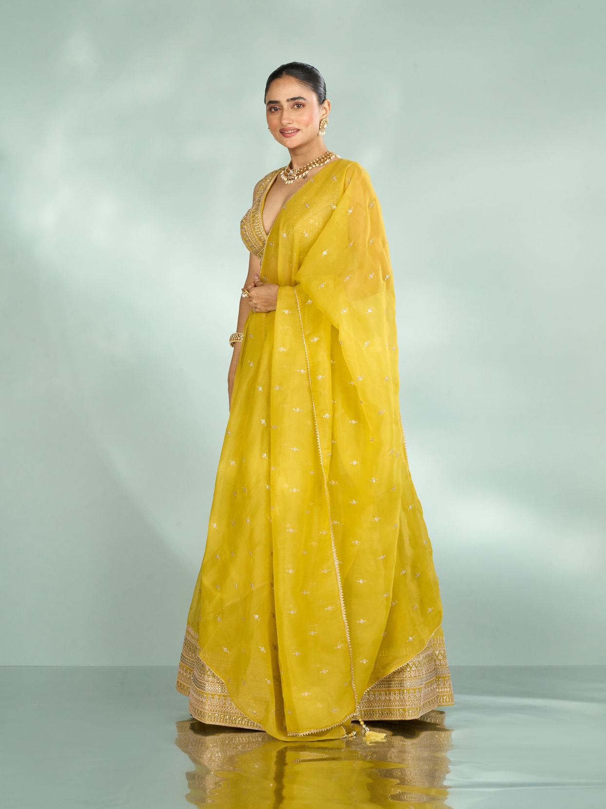 Mohey Women Emerald Organza Lehenga