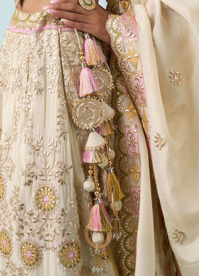 Mohey Women Cream Chinon Lehenga