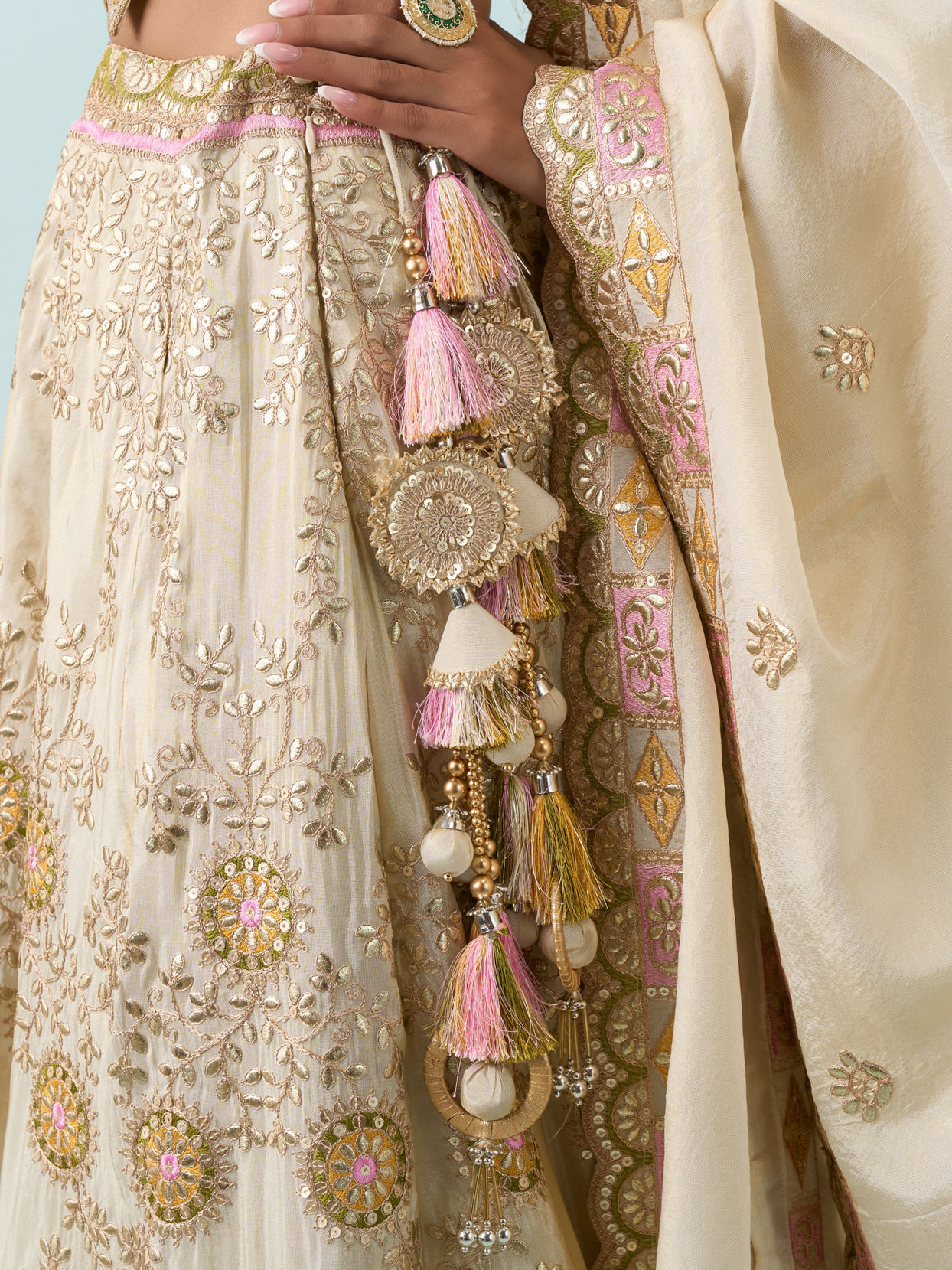 Mohey Women Cream Chinon Lehenga