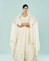 Mohey Women Elegant Cream Georgette Lehenga