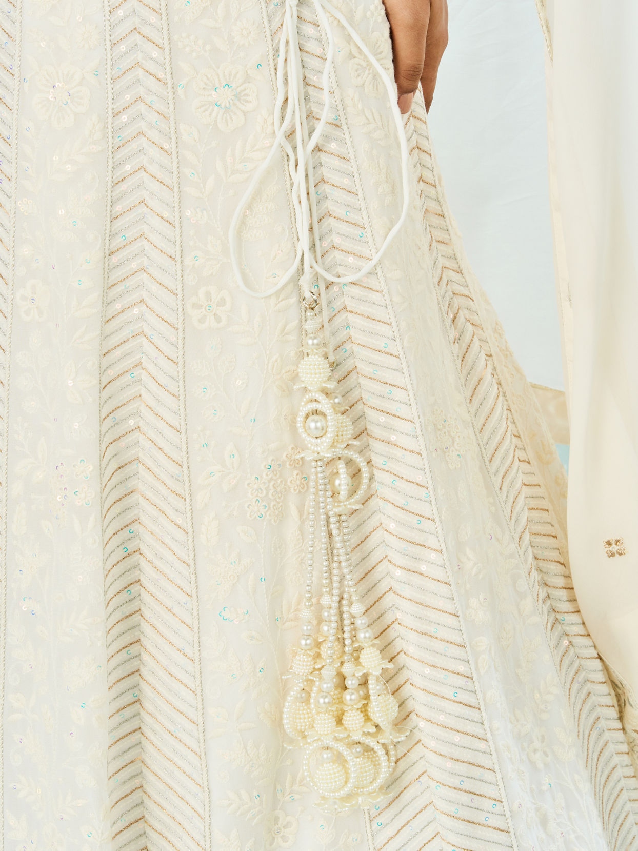 Mohey Women Elegant Cream Georgette Lehenga