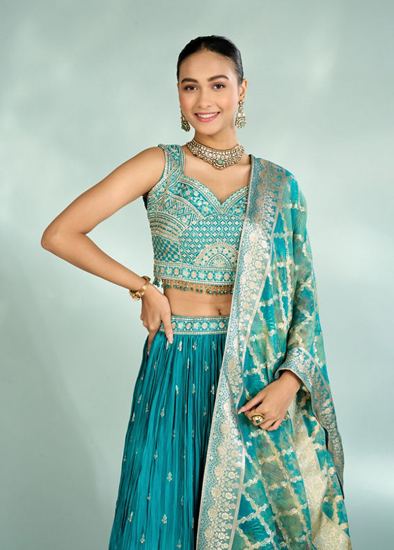 Mohey Women Emerald Elegance Lehenga