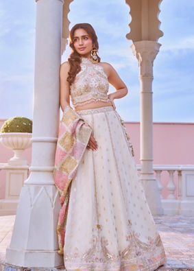 Mohey Women Cream Tissue Lehenga with Mirror Work