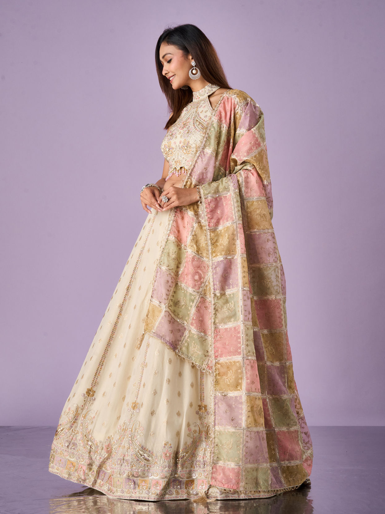 Mohey Women Cream Tissue Lehenga with Mirror Work
