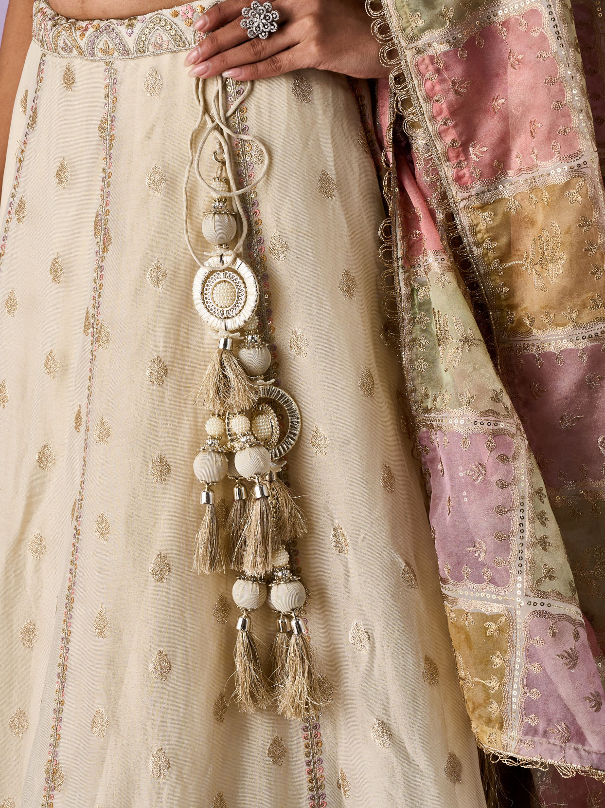 Mohey Women Cream Tissue Lehenga with Mirror Work