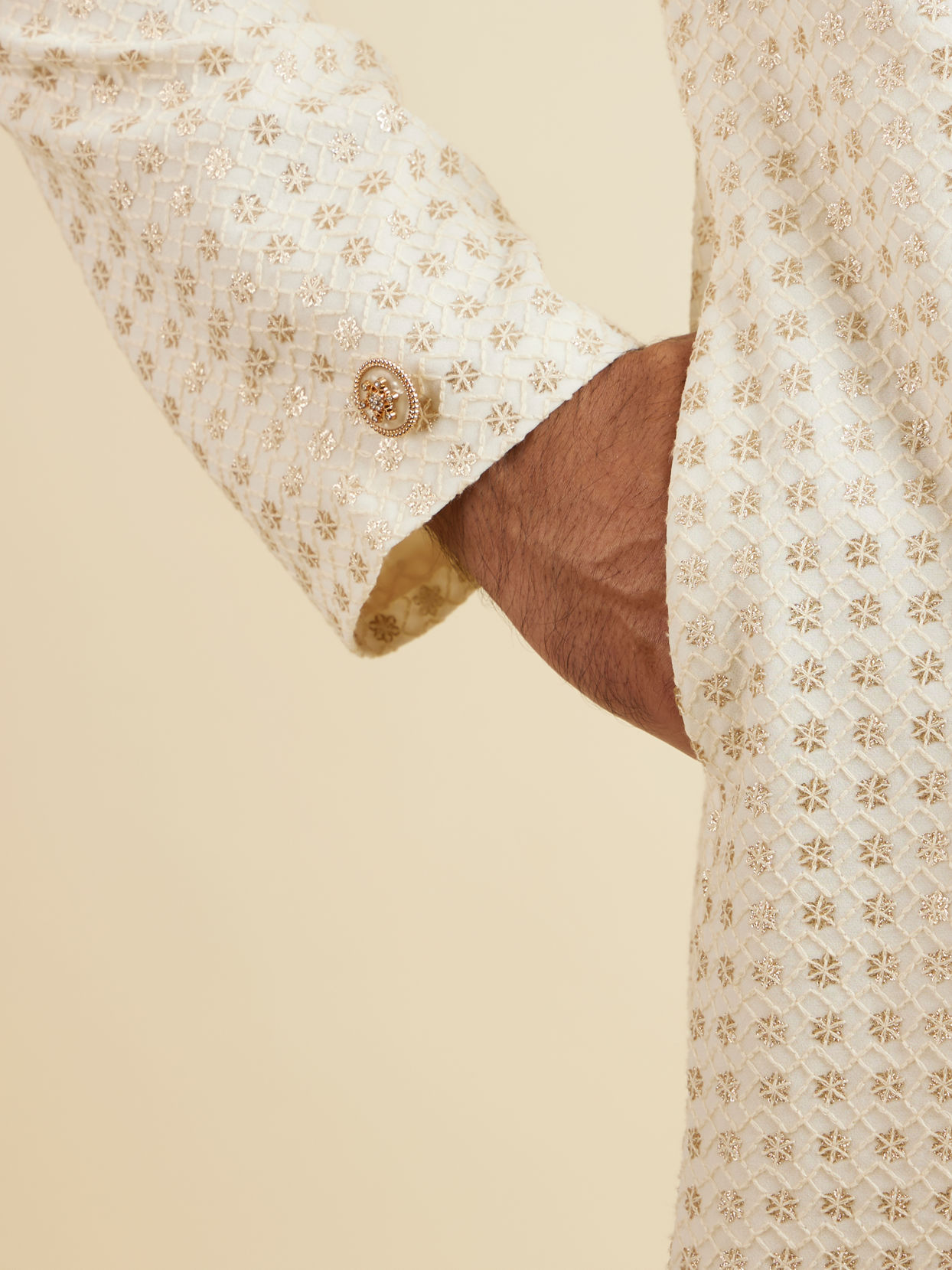 Manyavar Men Cream Buta Jaal Patterned Kurta Set image number 3