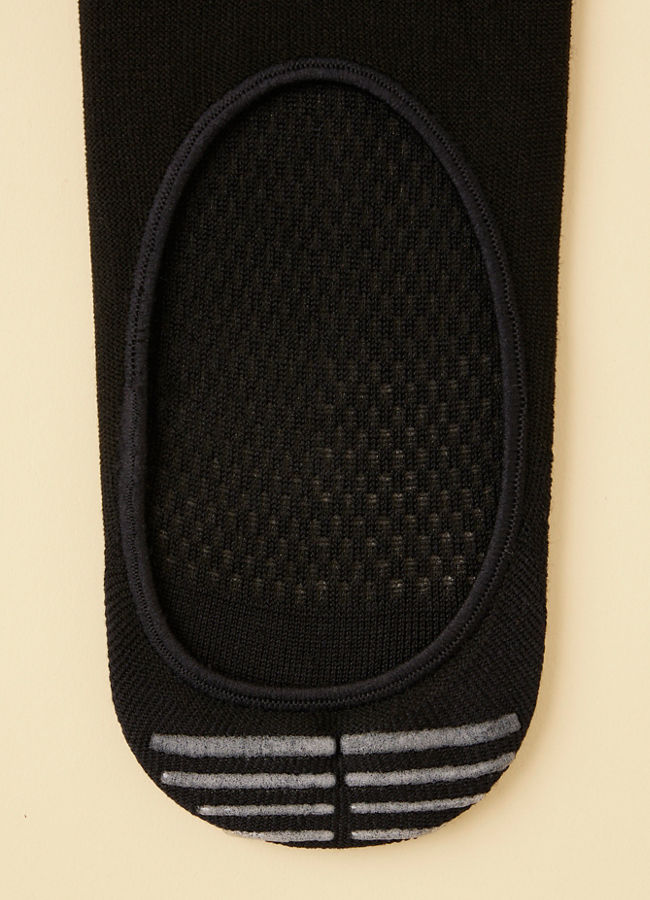 Manyavar Men Charcoal Black Textured Knitted Socks