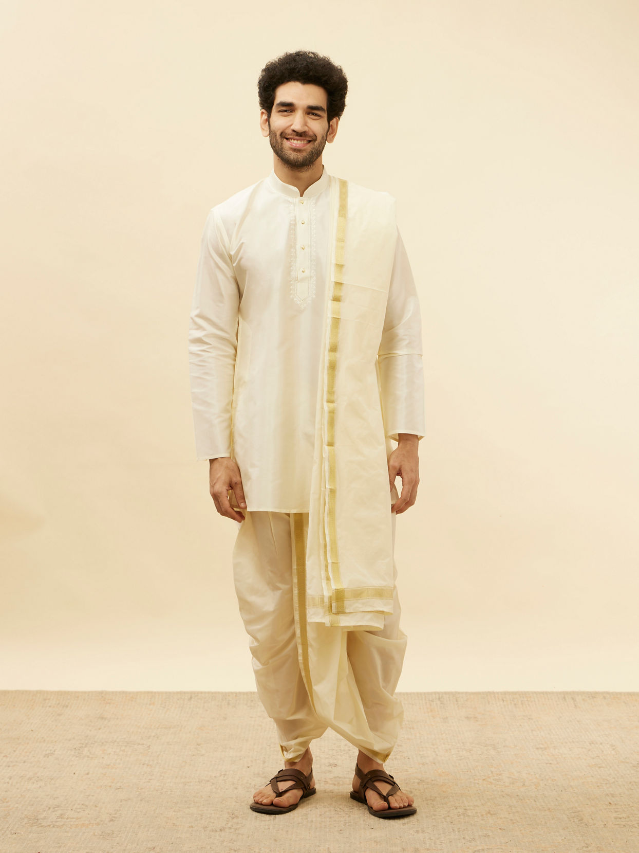 alt message - Manyavar Men Warm White Zari Bordered Traditional South Indian Pancha Set image number 2