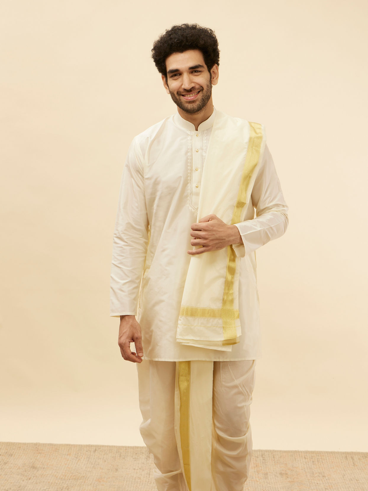 alt message - Manyavar Men Ivory White Zari Bordered Traditional South Indian Pancha Set image number 0