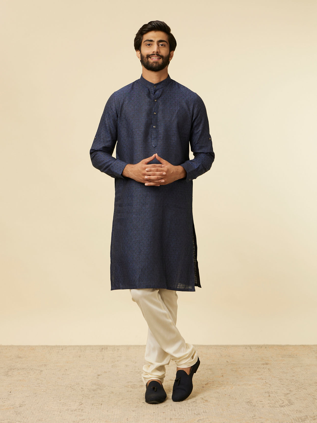 alt message - Manyavar Men Dark Blue Self Patterned Kurta image number 2