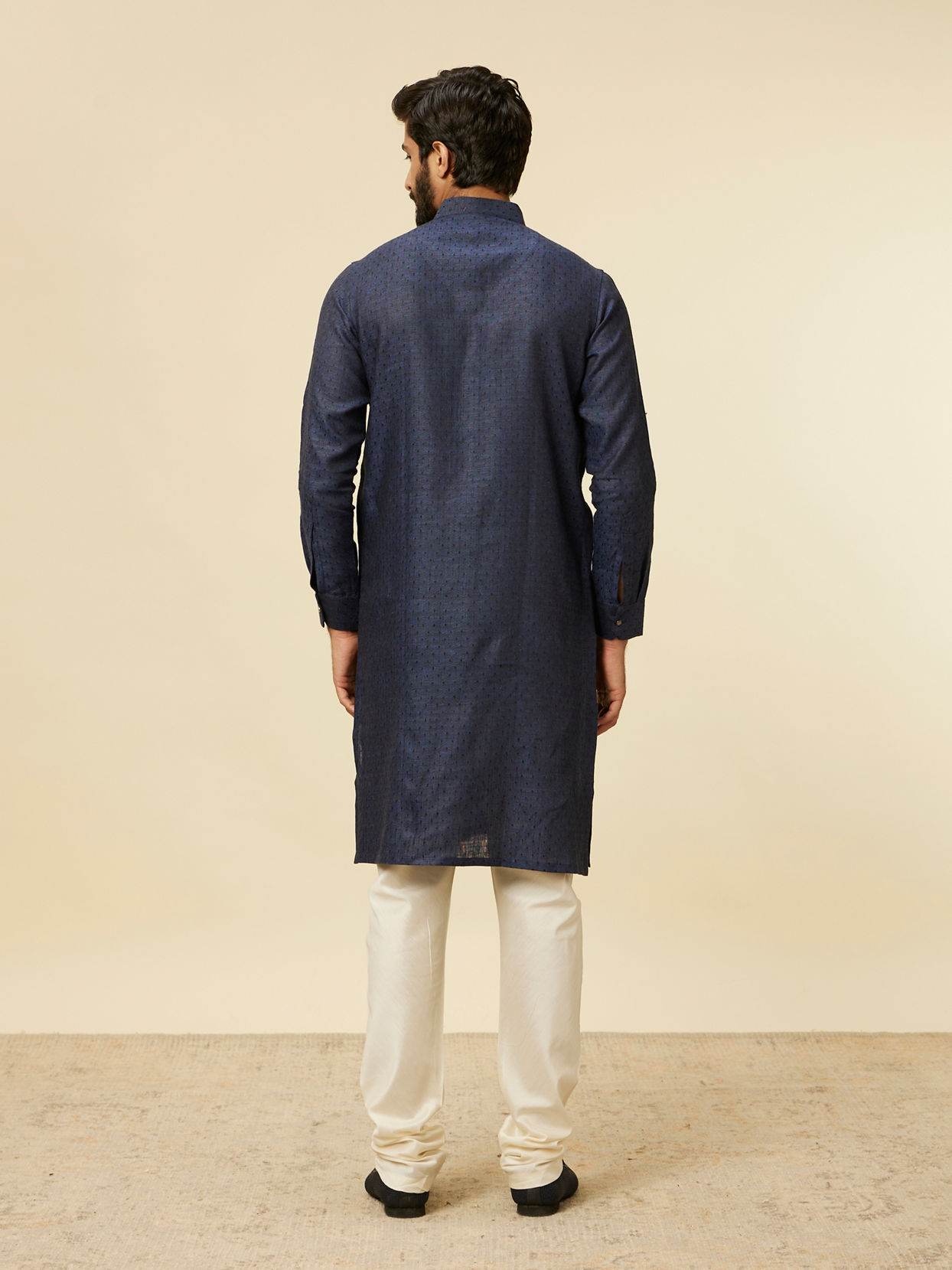 alt message - Manyavar Men Dark Blue Self Patterned Kurta image number 4