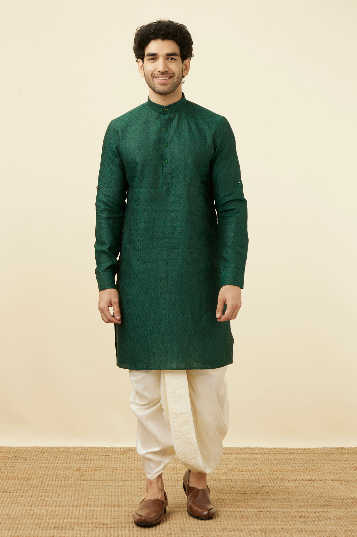 Moss Green Embroidered Kurta image number 2
