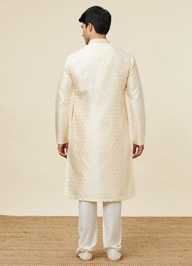 alt message - Manyavar Men Cream White Jaal Patterned Kurta Set image number 5