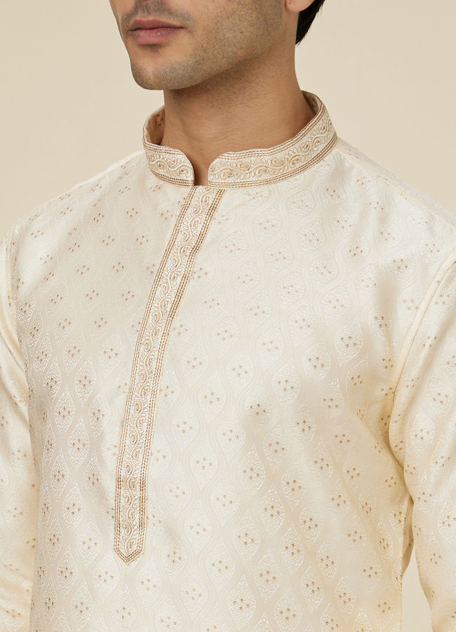 alt message - Manyavar Men Cream White Jaal Patterned Kurta Set image number 1