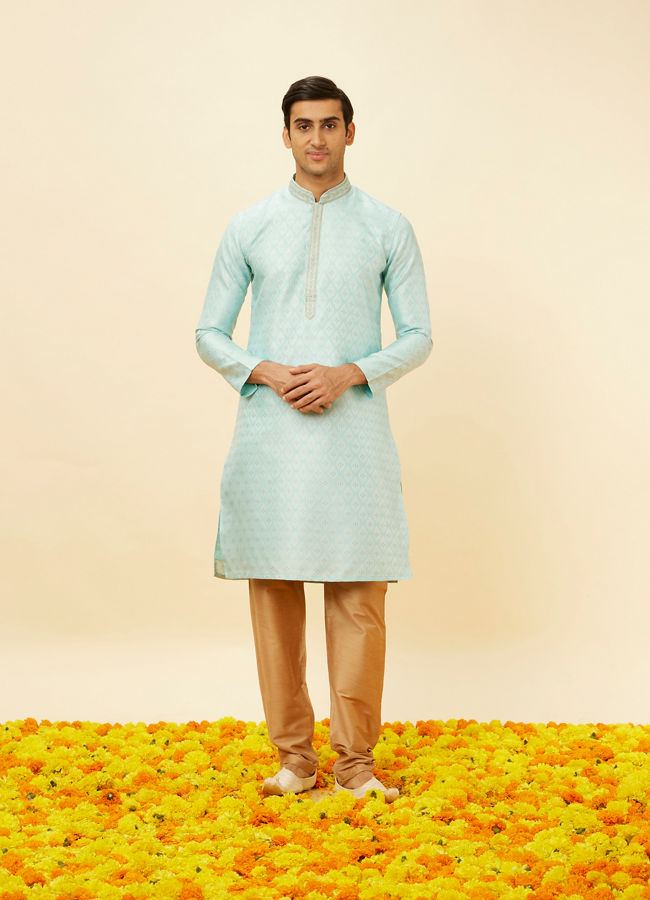 alt message - Manyavar Men Aqua Blue Shankh Patterned Kurta Set image number 2