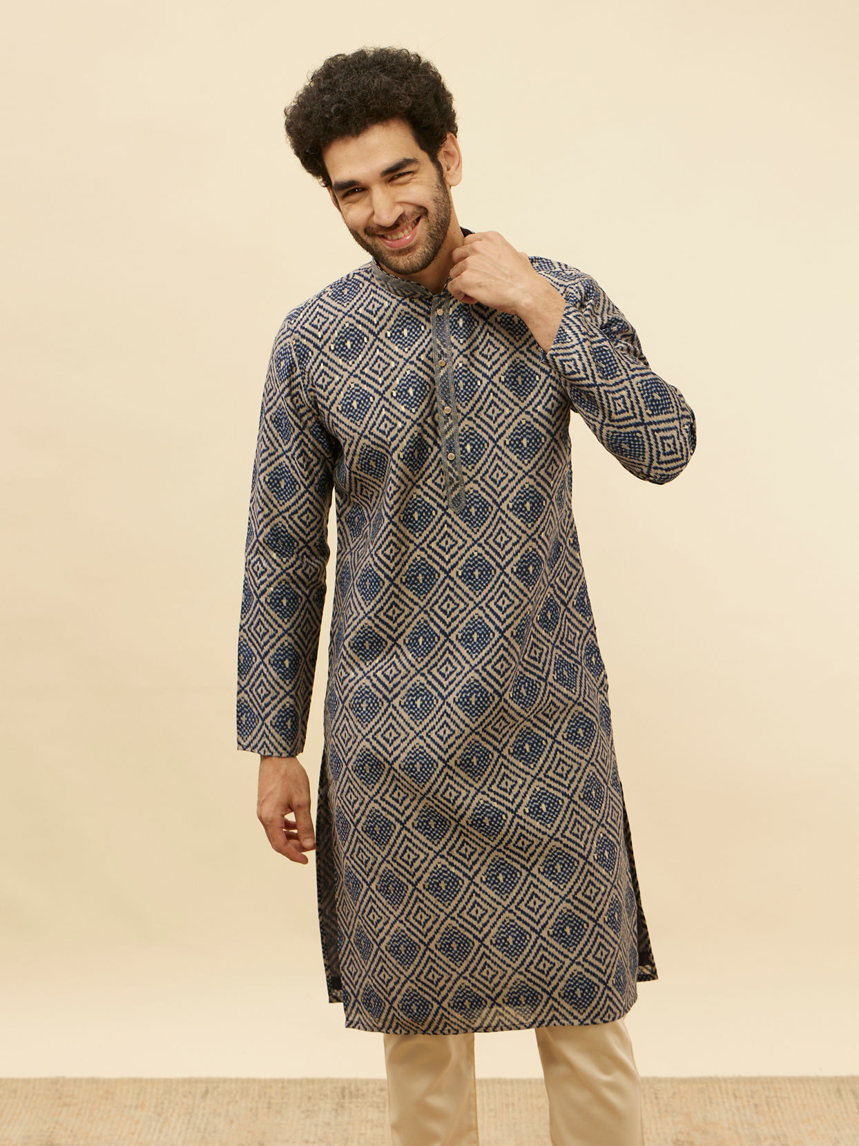 alt message - Manyavar Men Navy Blue Grid Printed Kurta Set image number 0