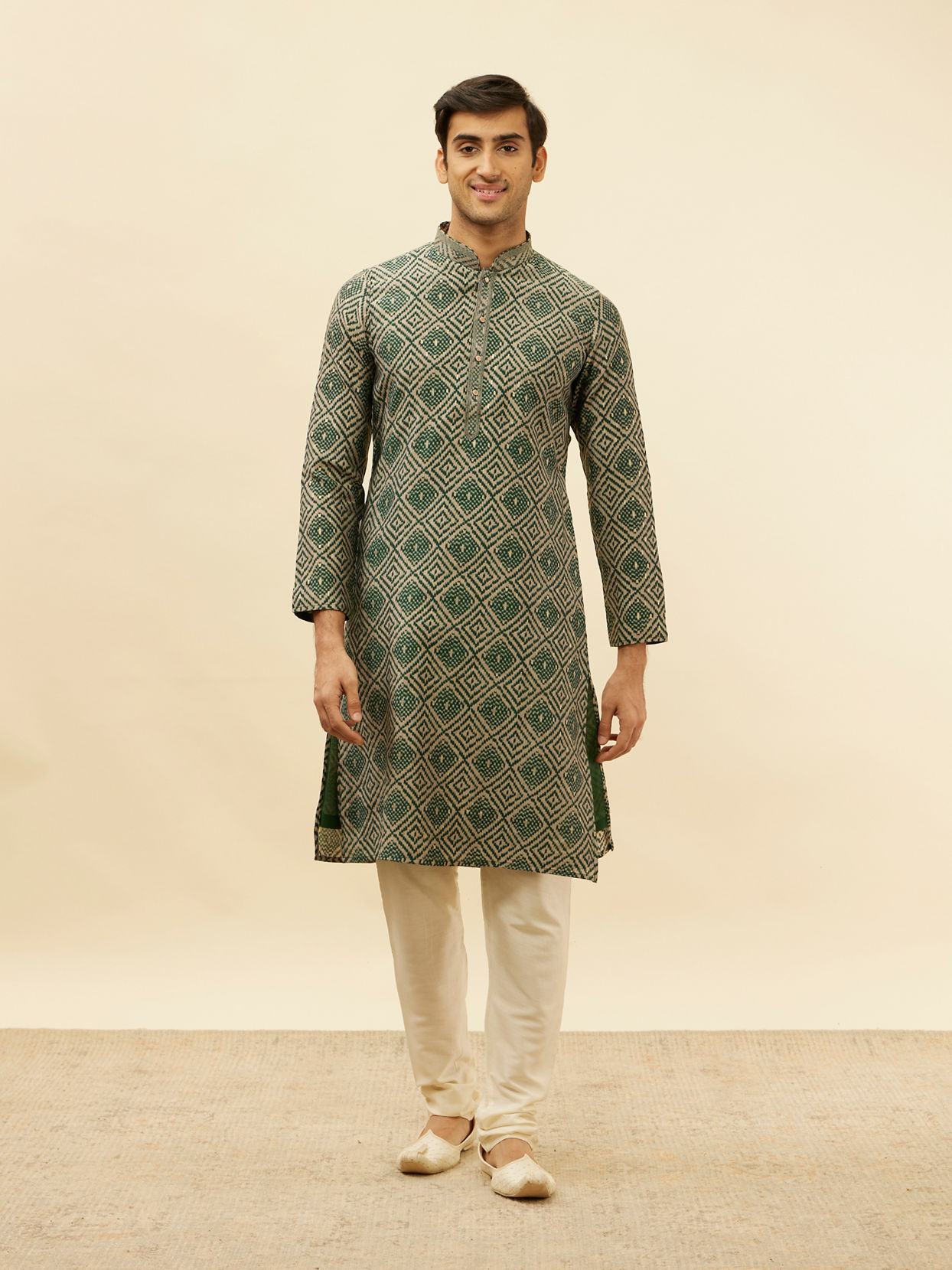 alt message - Manyavar Men Forest Green Grid Printed Kurta Set image number 2