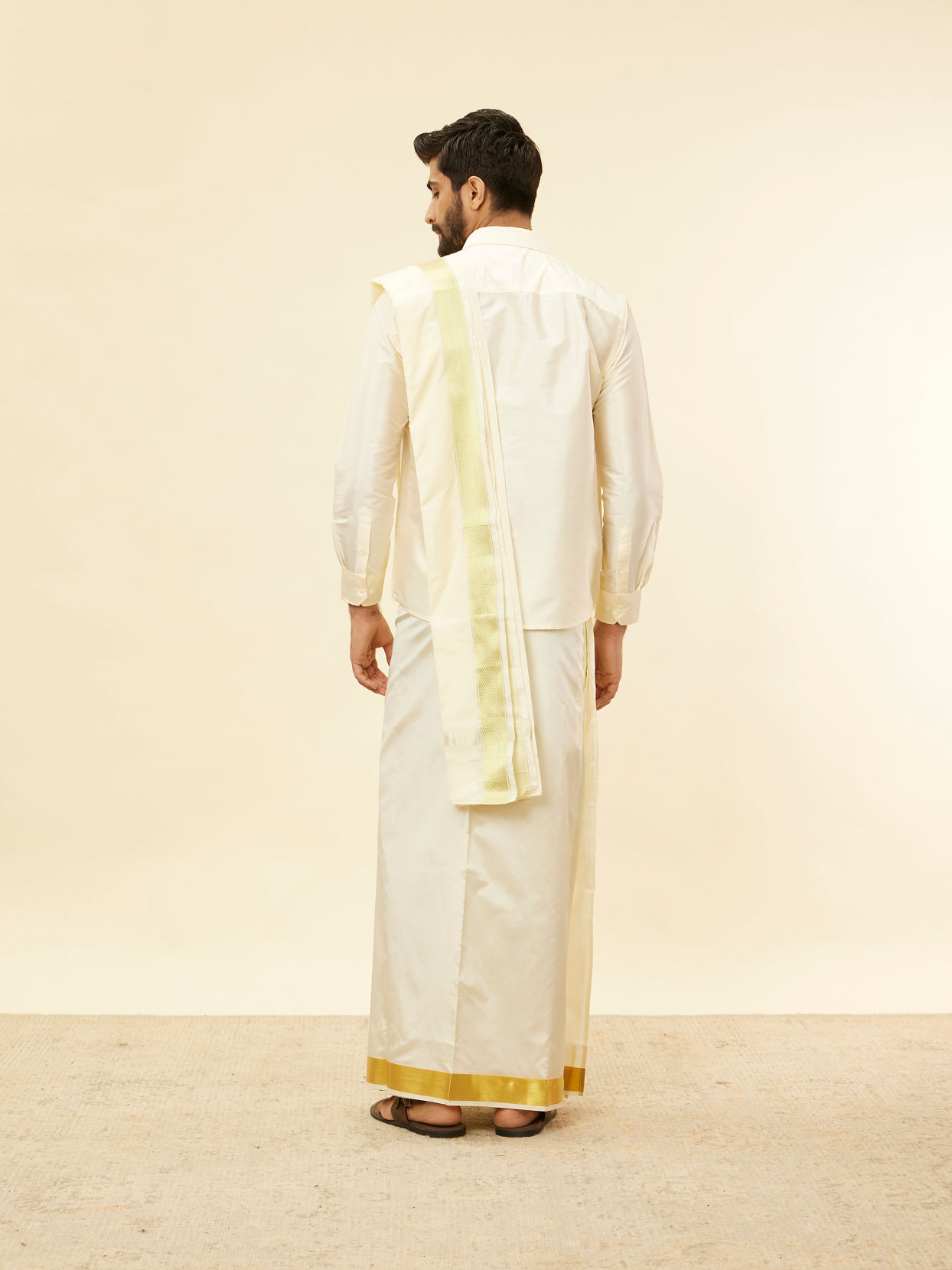 Ivory Cream Detailed Traditional South Indian Shirt and Veshti Set image number 3