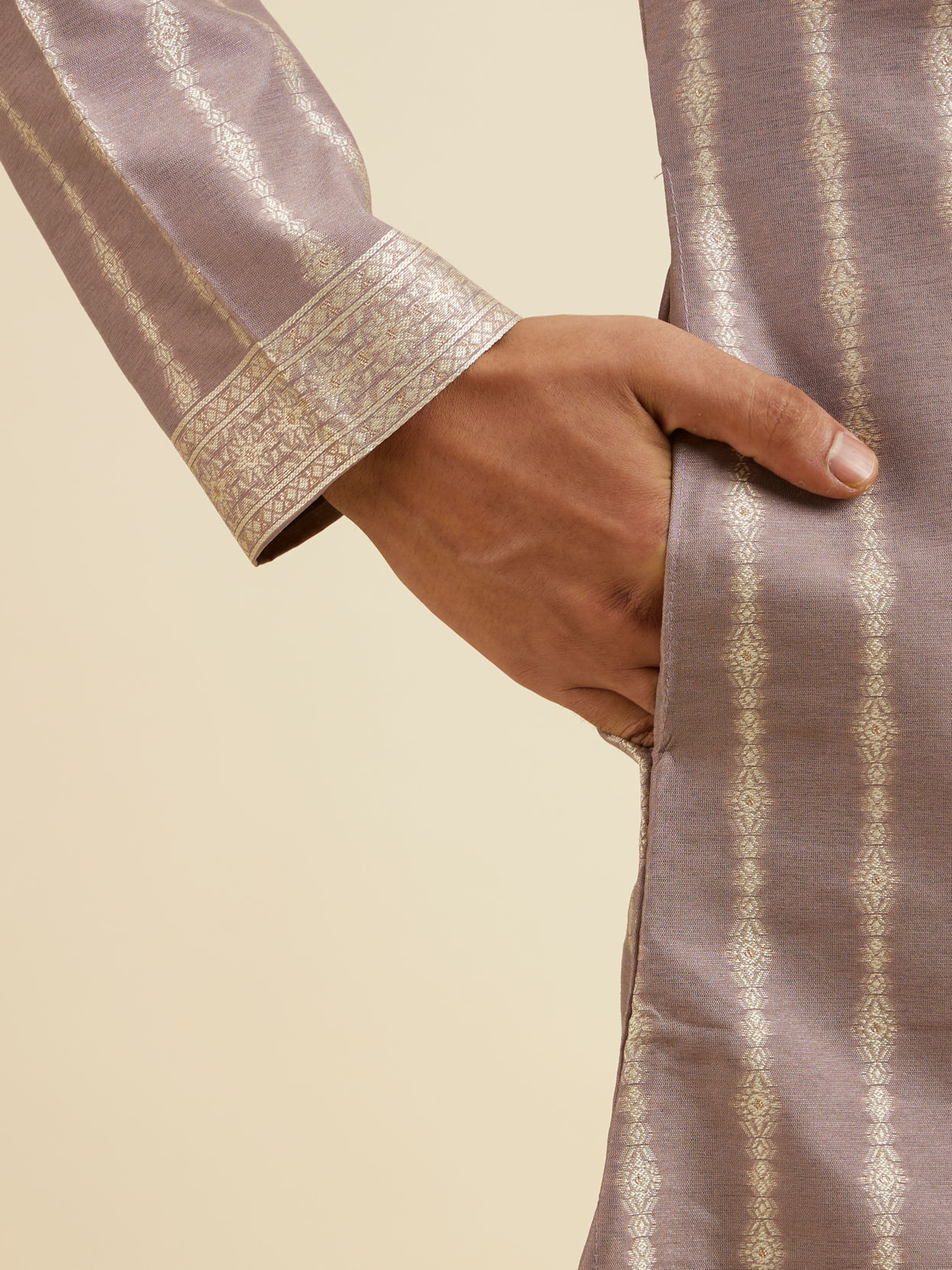 Manyavar Men Lilac Striped Kurta Set image number 3