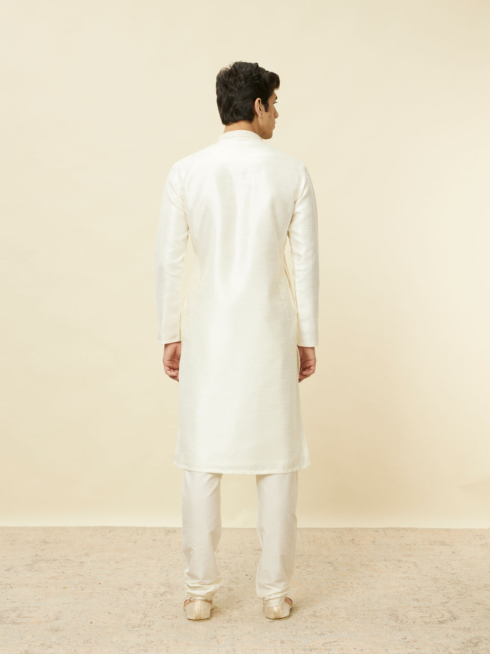 Manyavar Men Soft Cream Bandhgala Neckline Kurta Set