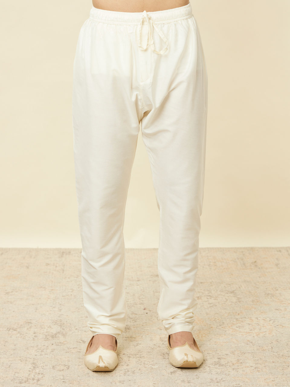 Manyavar Men Soft Cream Bandhgala Neckline Kurta Set