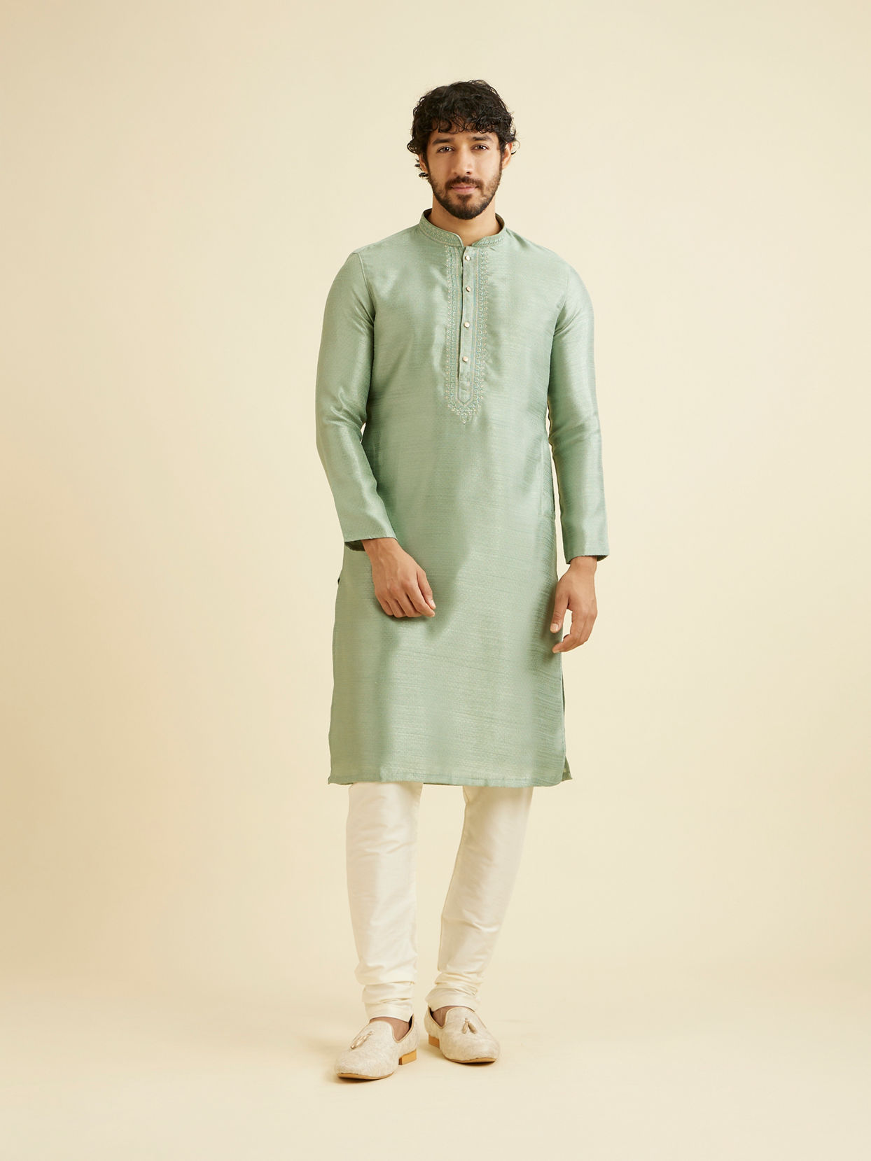 alt message - Manyavar Men Splendid Green Kurta Pajama image number 2