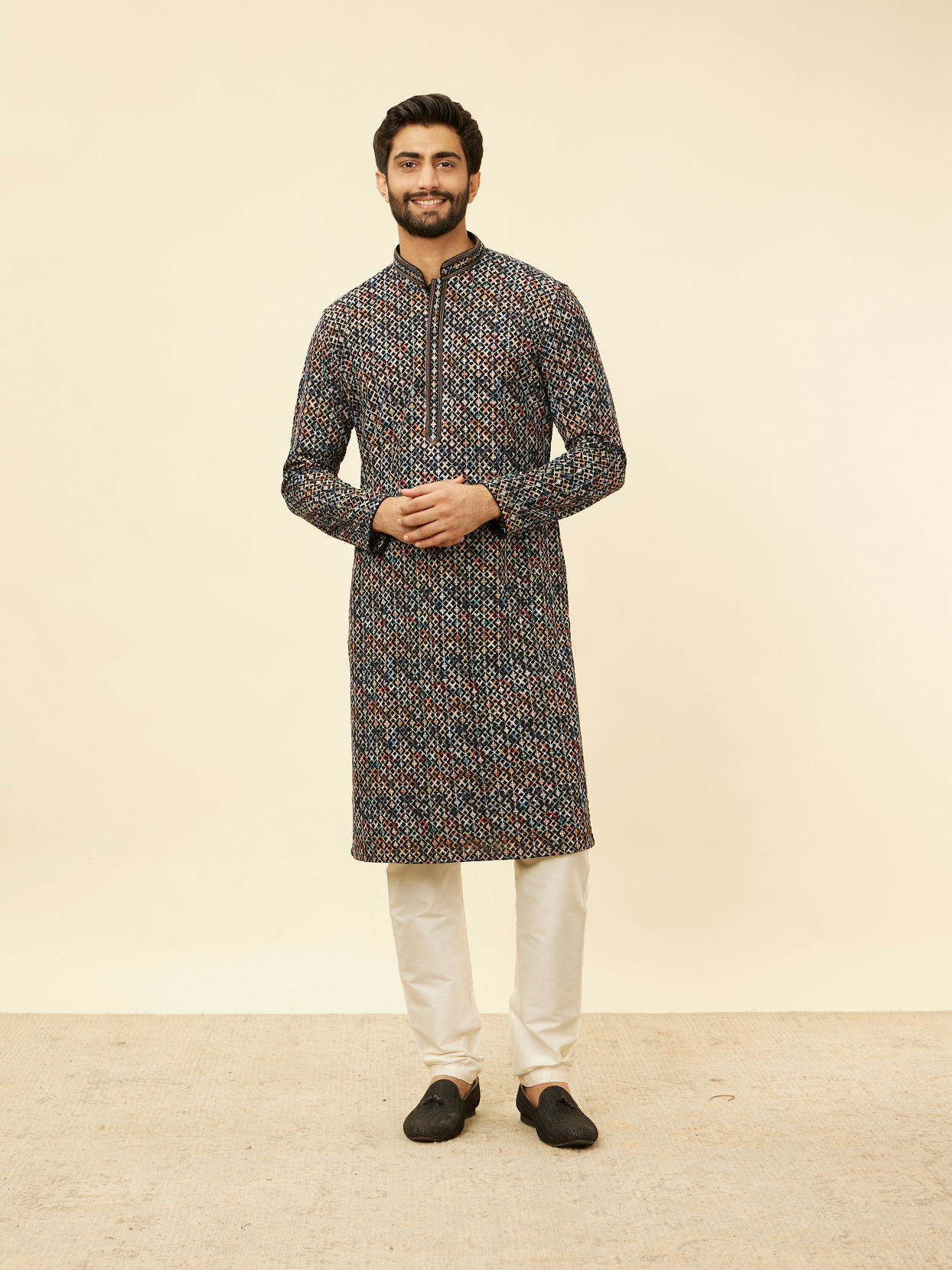 alt message - Manyavar Men Pristine White Diamond Patterned Kurta Set image number 2