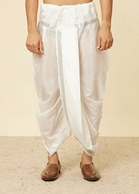 alt message - Manyavar Men Soft Grey and Cream Zari Detailed Traditional South Indian Dhoti Set image number 4