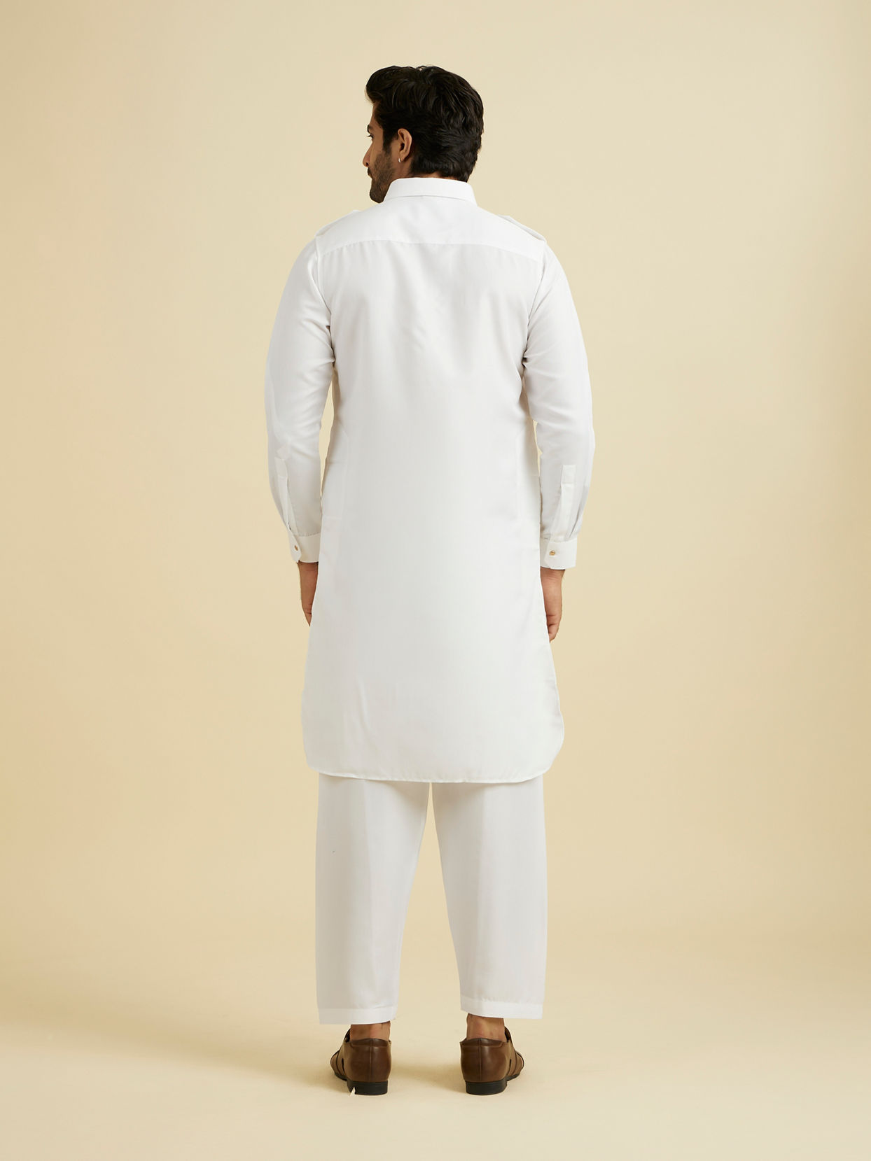 Manyavar Men White Elegance Kurta Pajama